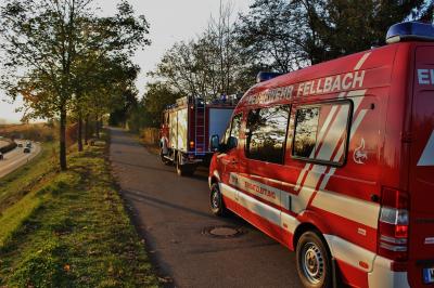 Fellbach: Gartenhuette brennt vollstaendig aus - Feuerwehr Fellbach im Brandeinsatz